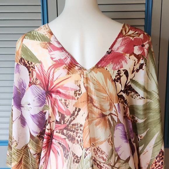 Lula orange floral Poncho - Picture 9 of 11